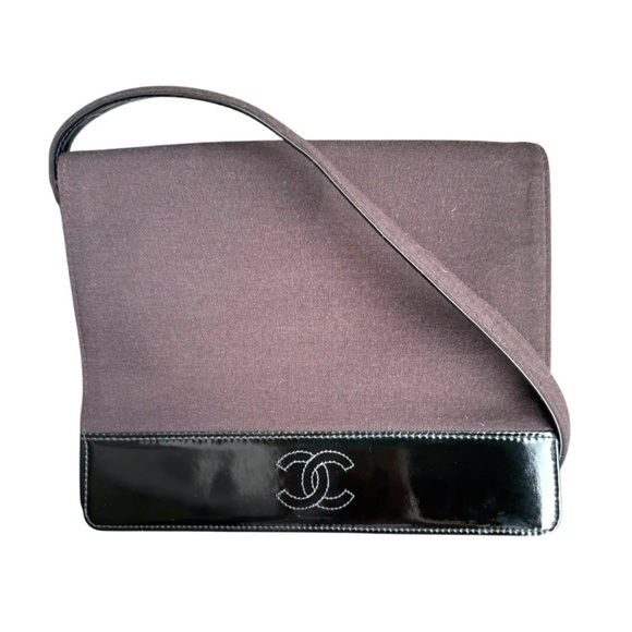 Chanel Bag - Picture 1 of 15
